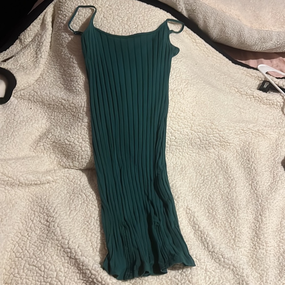 dresses - Picture 4 of 4